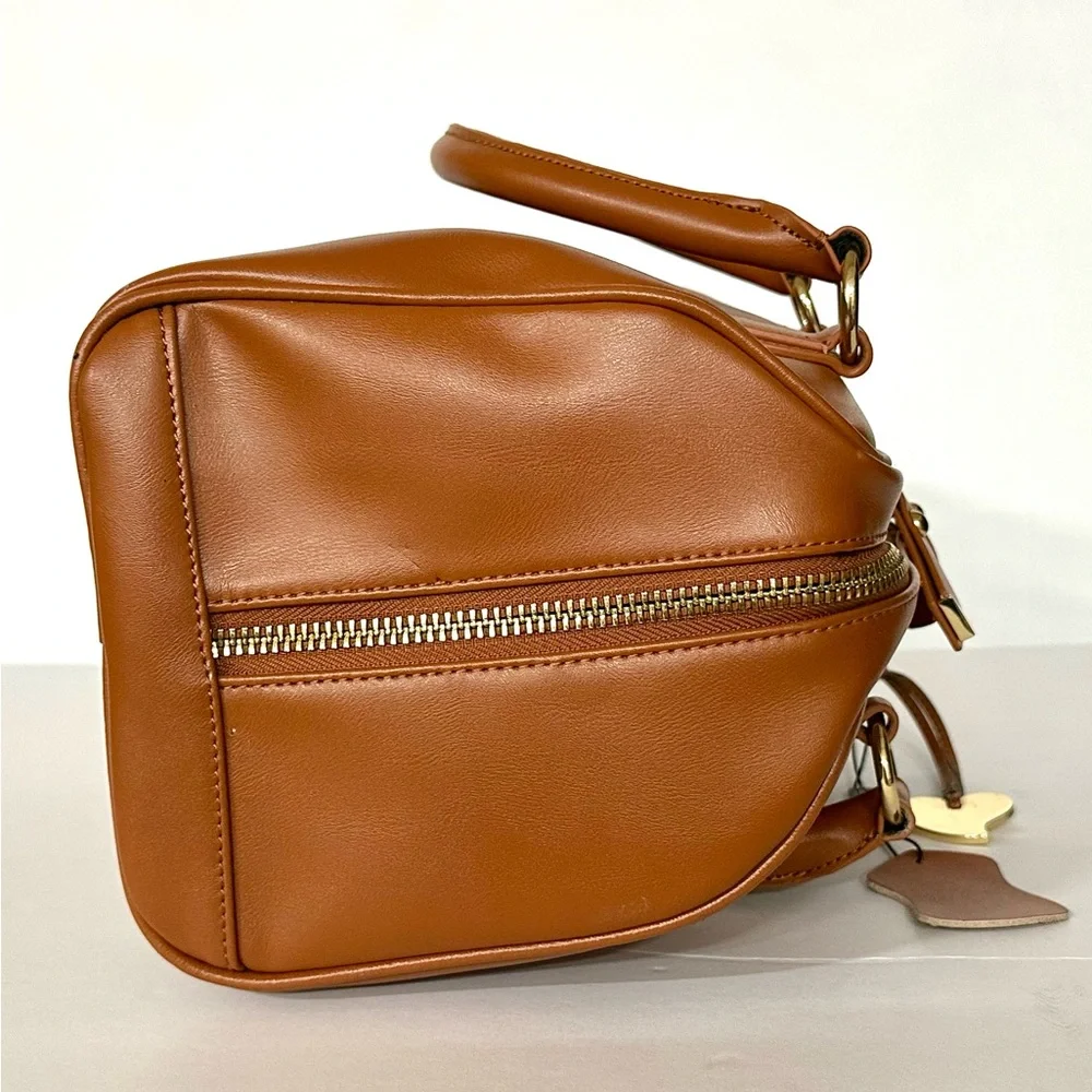 NEW CUORE & PELLE CELESTE‎ SATCHEL PURSE. with DETACHABLE STRAP.